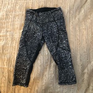 Lululemon crops. Size 4.